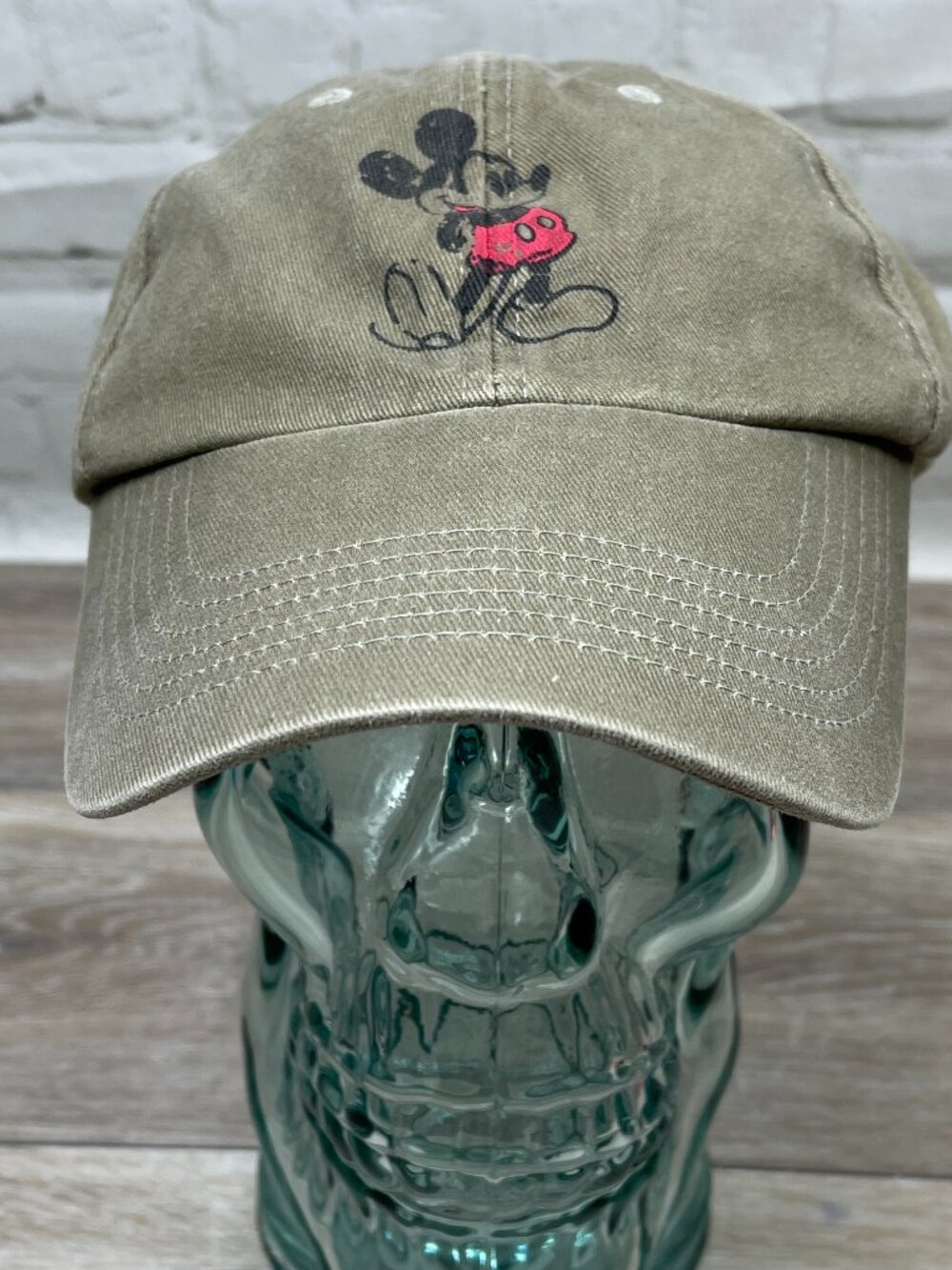 DISNEY PARKS AUTHENTIC ORIGINAL VINTAGE MICKEY VELCRO BACK HAY